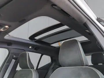 VOLVO  T4  R-Design XeniumPro Pano 360  H&K StHzg