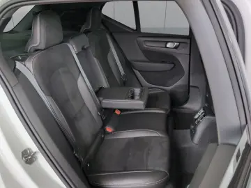VOLVO  T4  R-Design XeniumPro Pano 360  H&K StHzg