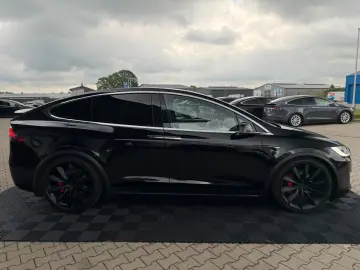 TESLA MODEL X RAVEN PERFORMANCE   7 SEATER   22INCH