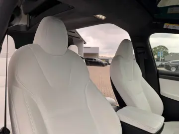 TESLA MODEL X RAVEN PERFORMANCE   7 SEATER   22INCH
