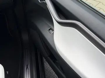 TESLA MODEL X RAVEN PERFORMANCE   7 SEATER   22INCH