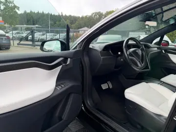 TESLA MODEL X RAVEN PERFORMANCE   7 SEATER   22INCH