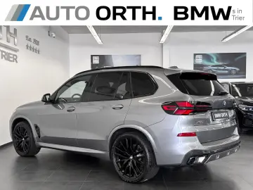 BMW X5 xDrive30d M-SPORT-PRO ST-HZG MASSAGE PANO AHK