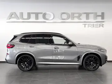 BMW X5 xDrive30d M-SPORT-PRO ST-HZG MASSAGE PANO AHK