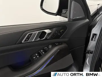 BMW X5 xDrive30d M-SPORT-PRO ST-HZG MASSAGE PANO AHK