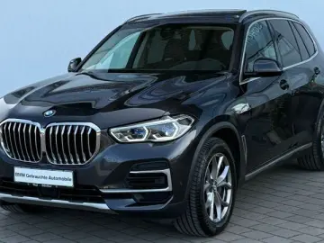 BMW X5 xDrive40d xLine AHK SHZ LASER LUFT ACC PANO