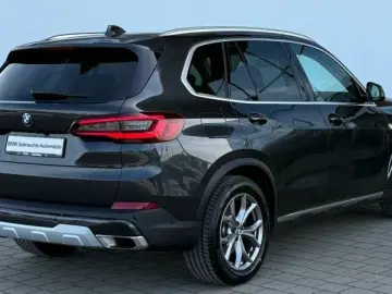 BMW X5 xDrive40d xLine AHK SHZ LASER LUFT ACC PANO