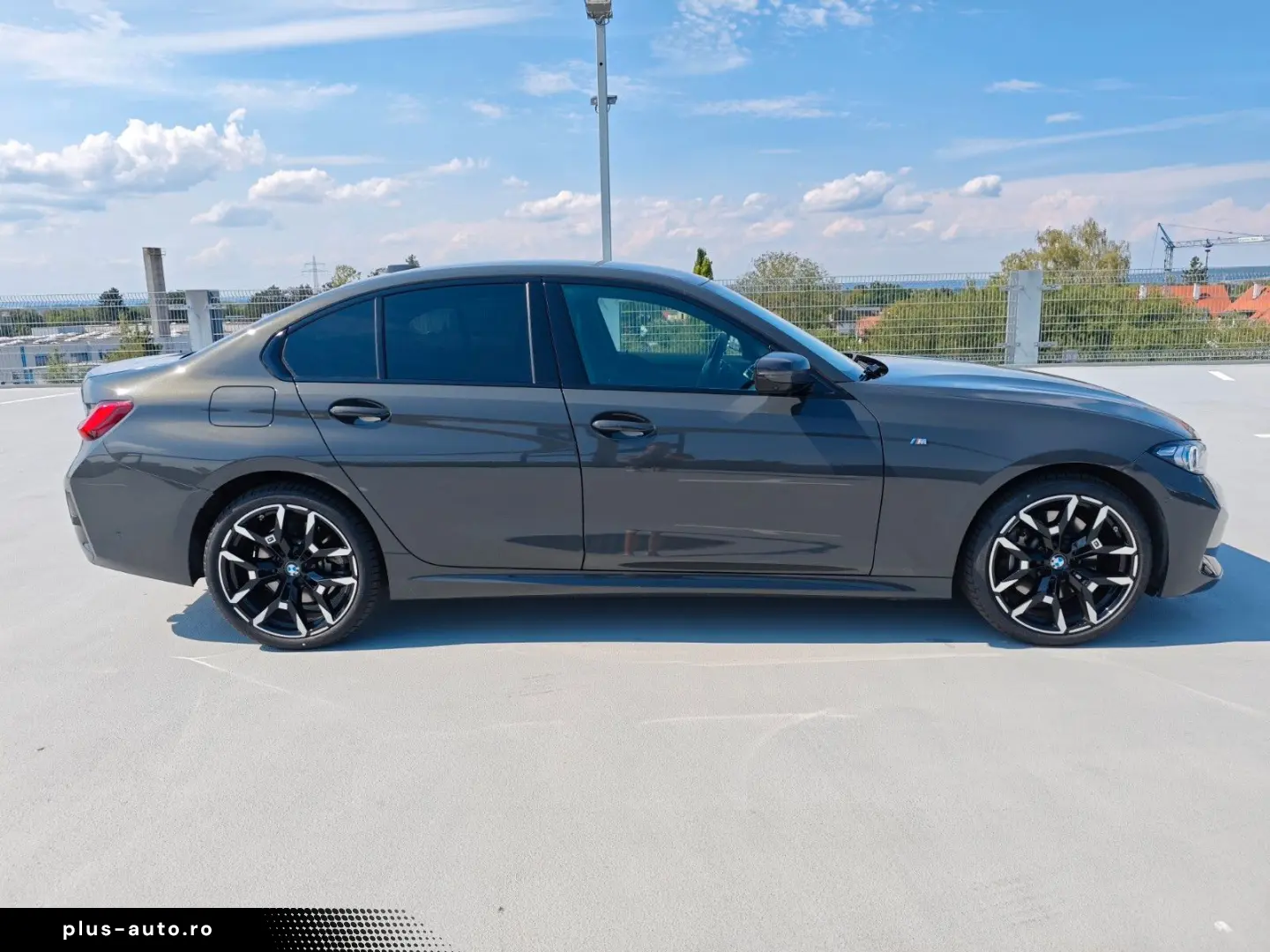 BMW 330i xDrive M-Sport DriAssProf HuD 360  AHK NP81