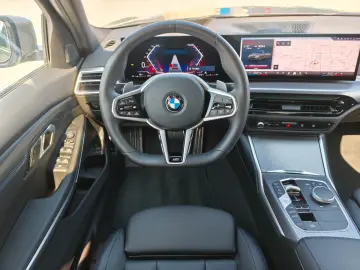 BMW 330i xDrive M-Sport DriAssProf HuD 360  AHK NP81