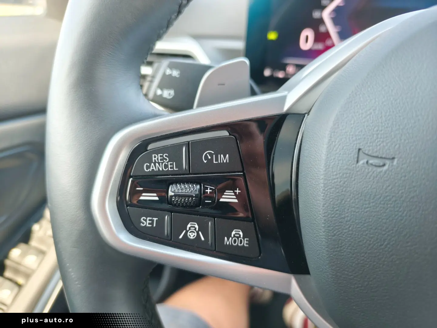 BMW 330i xDrive M-Sport DriAssProf HuD 360  AHK NP81