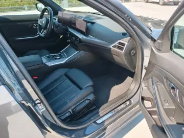 BMW 330i xDrive M-Sport DriAssProf HuD 360  AHK NP81