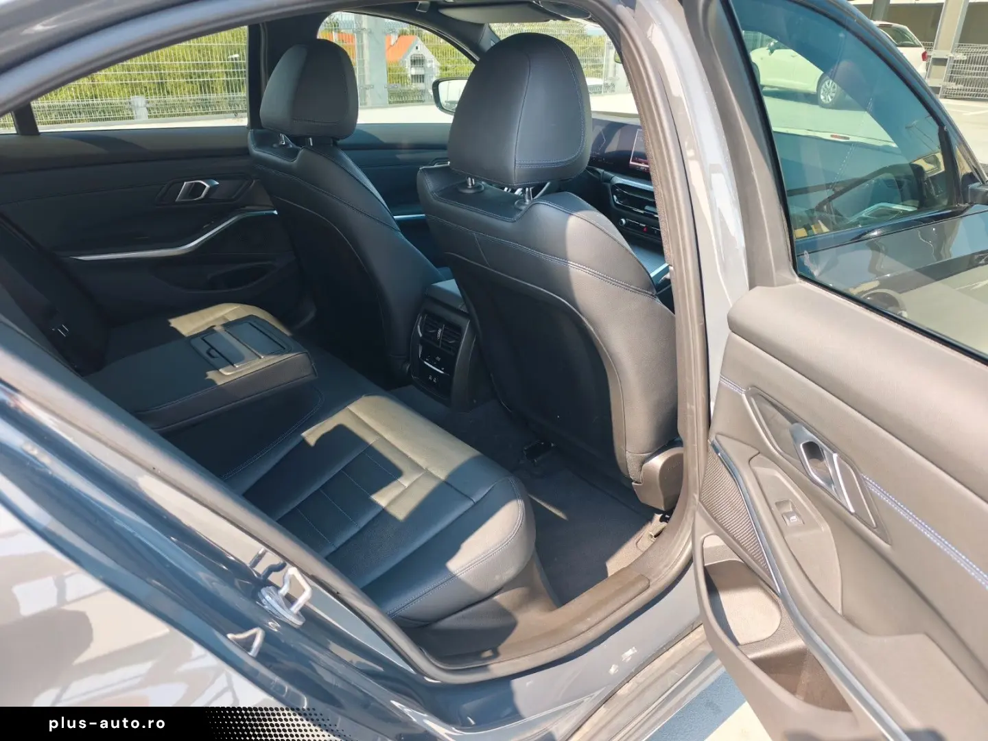 BMW 330i xDrive M-Sport DriAssProf HuD 360  AHK NP81