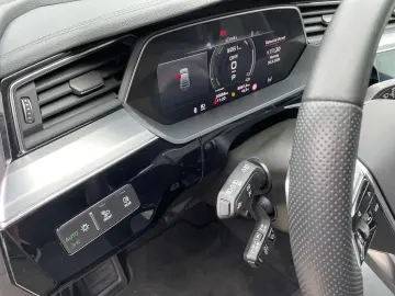 AUDI Q8 Sportback e-tron 55 quattro S line AHK B&O HU