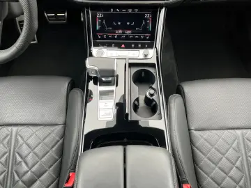AUDI A8 50TDI quattro tiptronic S line Matrix Standhz