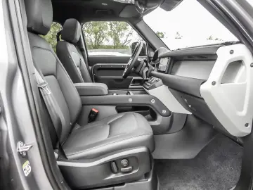 LAND ROVER Defender 110 X-Dynamic SE P400 Allrad Luftfederu