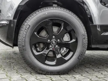 LAND ROVER Defender 110 X-Dynamic SE P400 Allrad Luftfederu