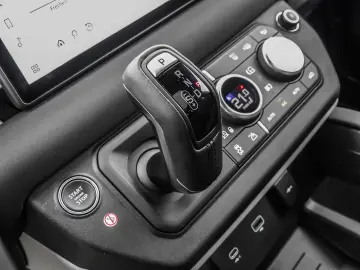 LAND ROVER Defender 110 X-Dynamic SE P400 Allrad Luftfederu