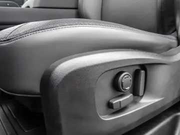 LAND ROVER Defender 110 X-Dynamic SE P400 Allrad Luftfederu