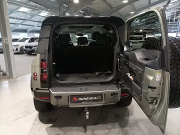 LAND ROVER Defender 110 3.0 110 X-Dynamic HSE AHK Standhz