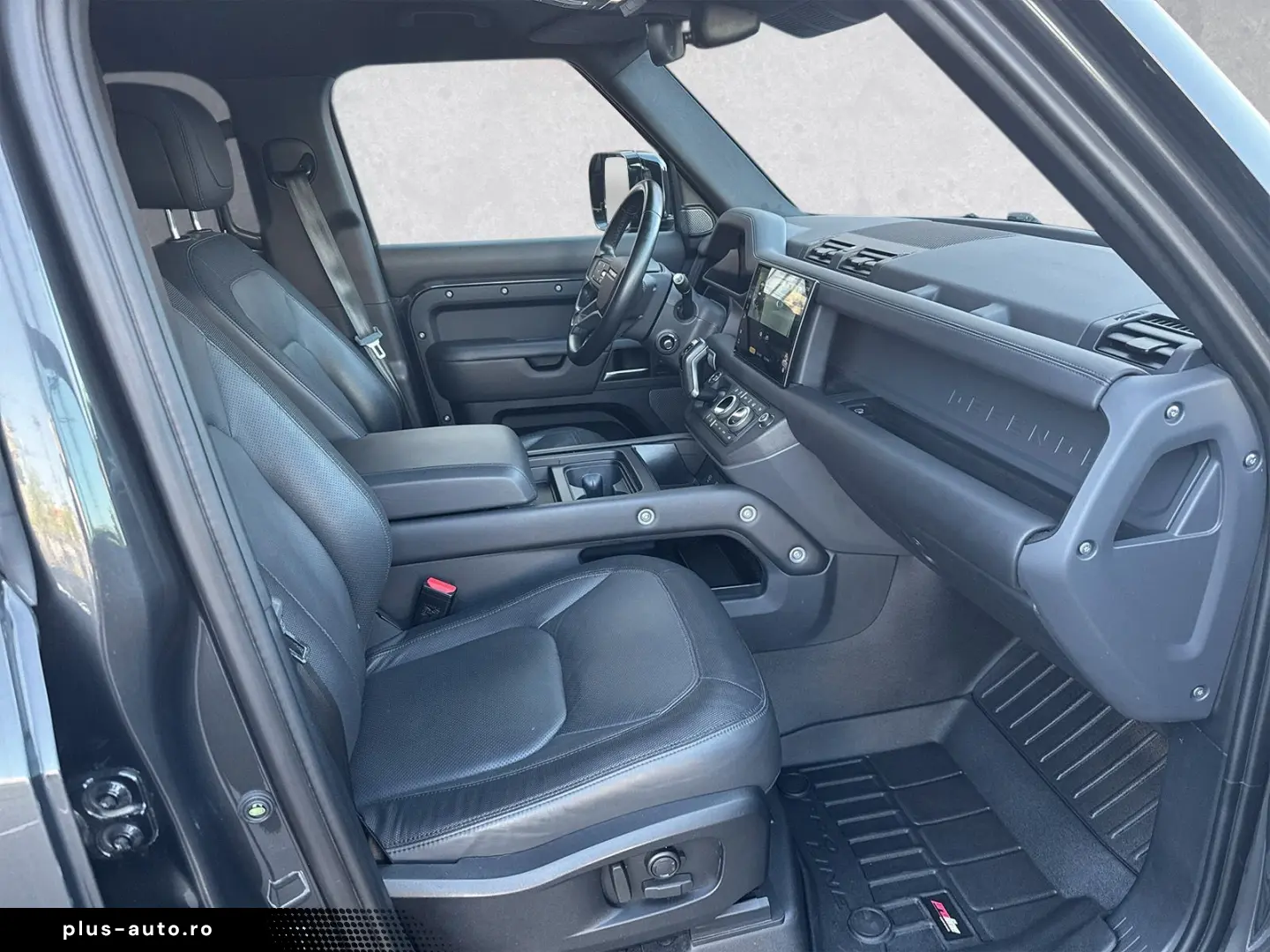 LAND ROVER Defender 110 D300 AWD X-DYNAMIC HSE   Winter Pak