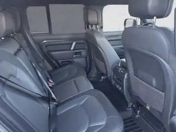 LAND ROVER Defender 110 D300 AWD X-DYNAMIC HSE   Winter Pak