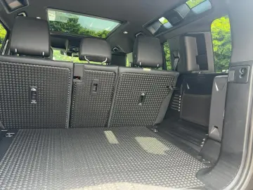 LAND ROVER Defender D300 X-Dynamic HSE Pano Luft 22 Z ACC