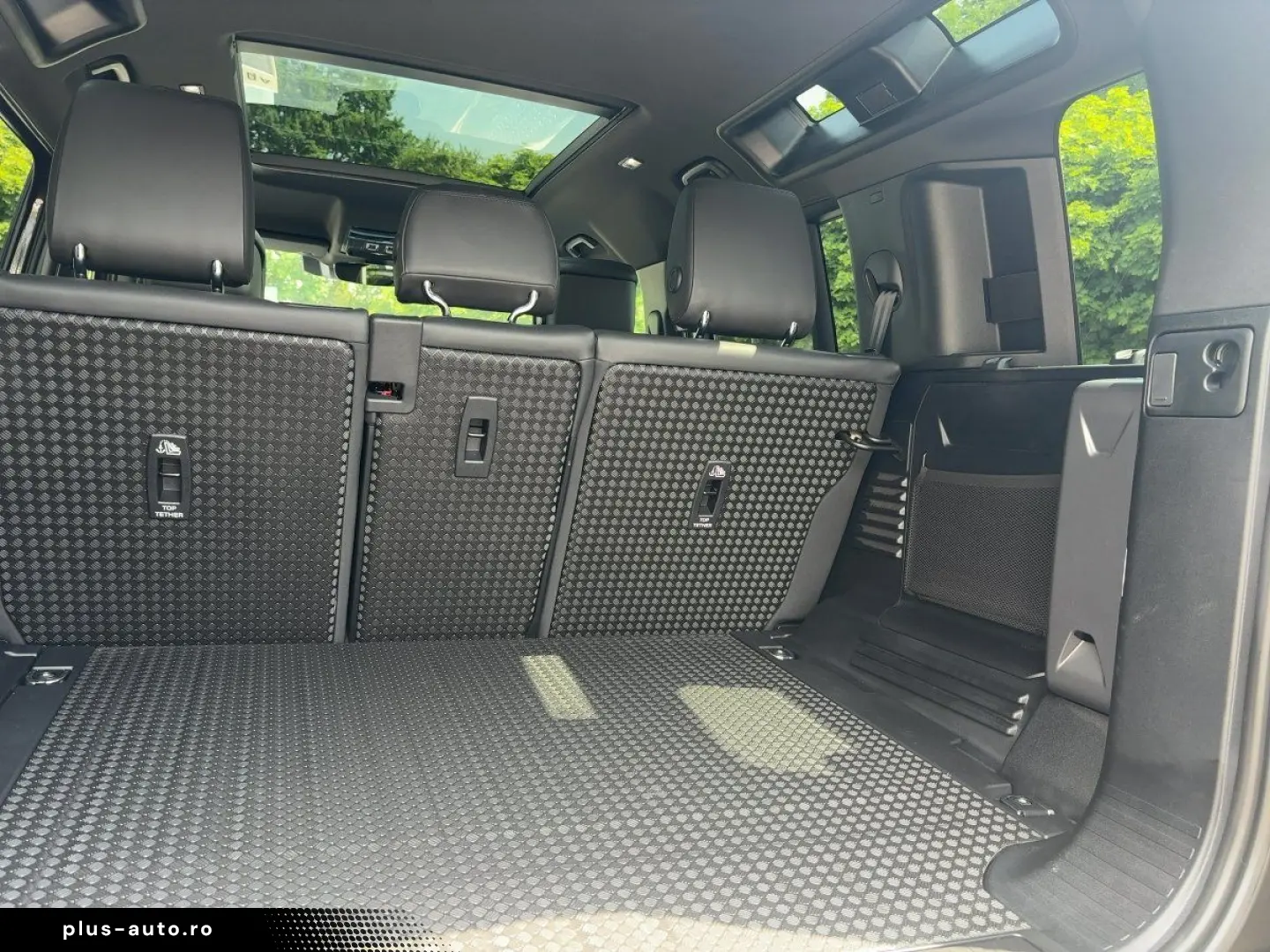 LAND ROVER Defender D300 X-Dynamic HSE Pano Luft 22 Z ACC