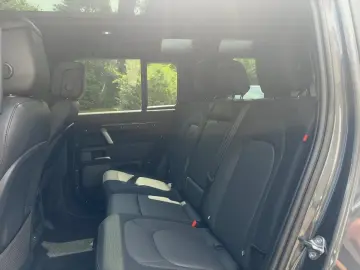 LAND ROVER Defender D300 X-Dynamic HSE Pano Luft 22 Z ACC