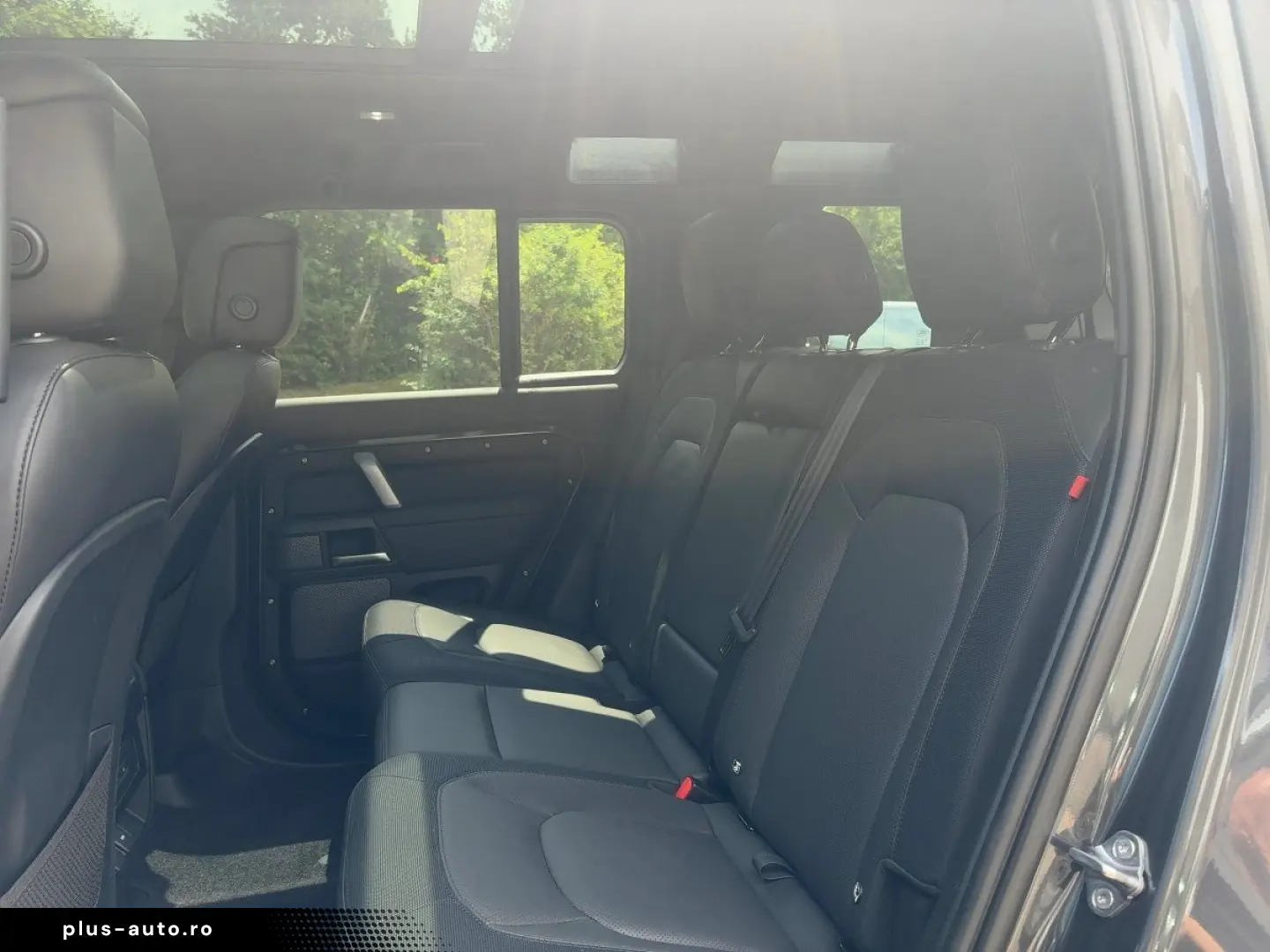 LAND ROVER Defender D300 X-Dynamic HSE Pano Luft 22 Z ACC