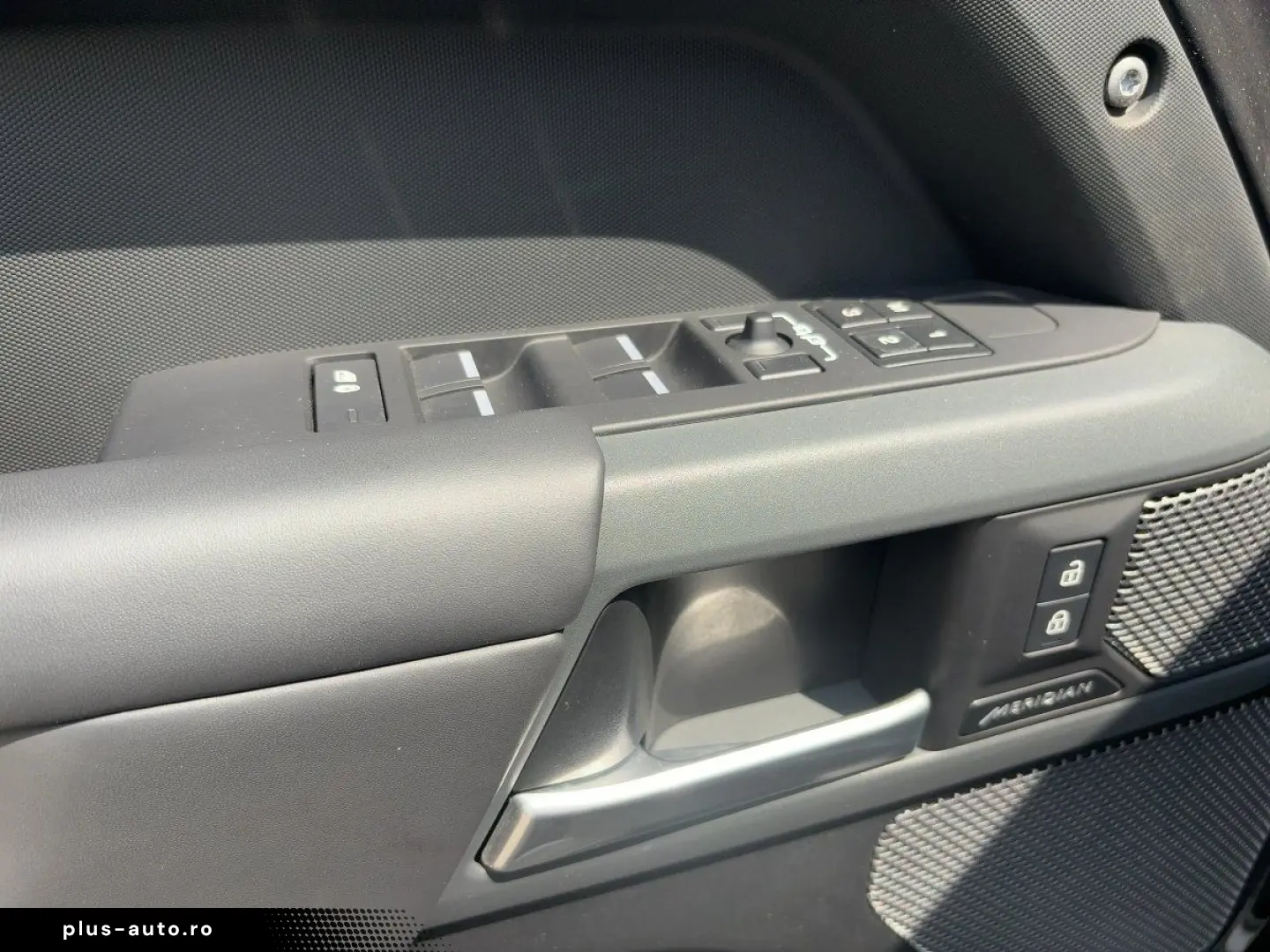 LAND ROVER Defender D300 X-Dynamic HSE Pano Luft 22 Z ACC