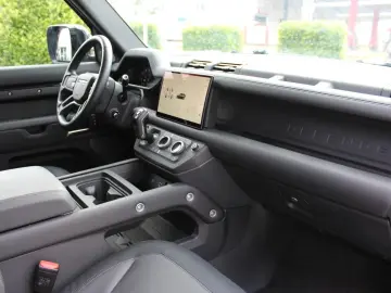 LAND ROVER Defender 110 X-Dynamic HSE Luft Pano AHK ACC
