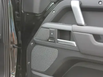 LAND ROVER Defender 110 X-Dynamic HSE Luft Pano AHK ACC