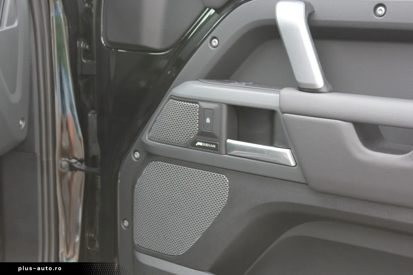 LAND ROVER Defender 110 X-Dynamic HSE Luft Pano AHK ACC