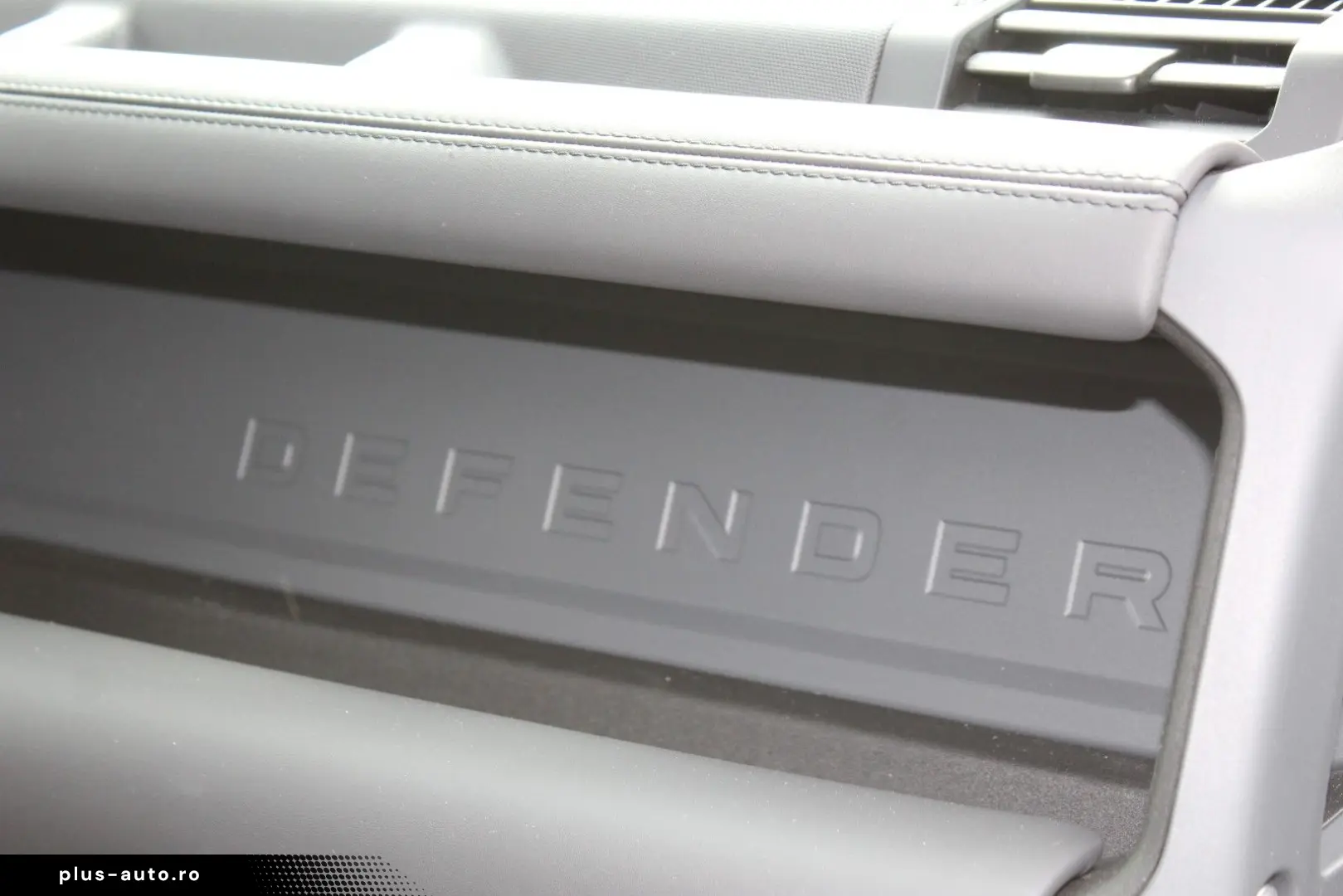 LAND ROVER Defender 110 X-Dynamic HSE Luft Pano AHK ACC