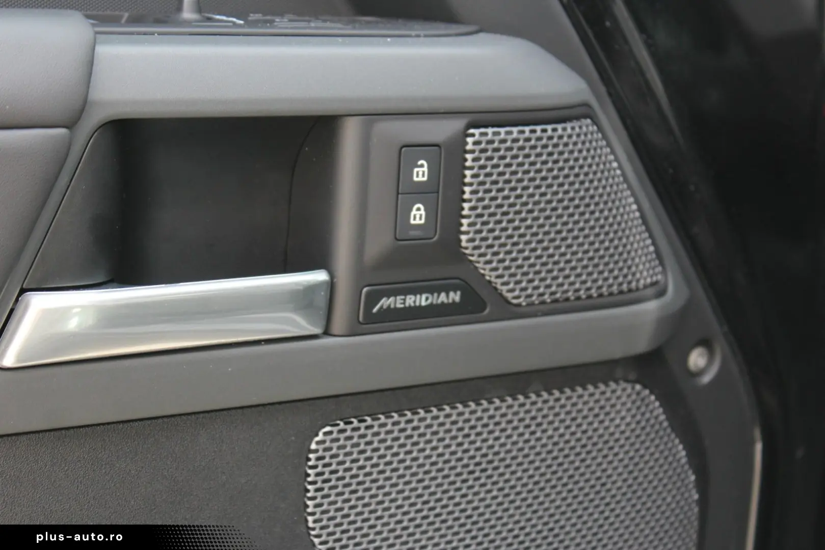 LAND ROVER Defender 110 X-Dynamic HSE Luft Pano AHK ACC