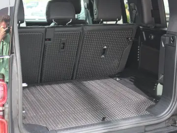 LAND ROVER Defender 110 X-Dynamic HSE Luft Pano AHK ACC