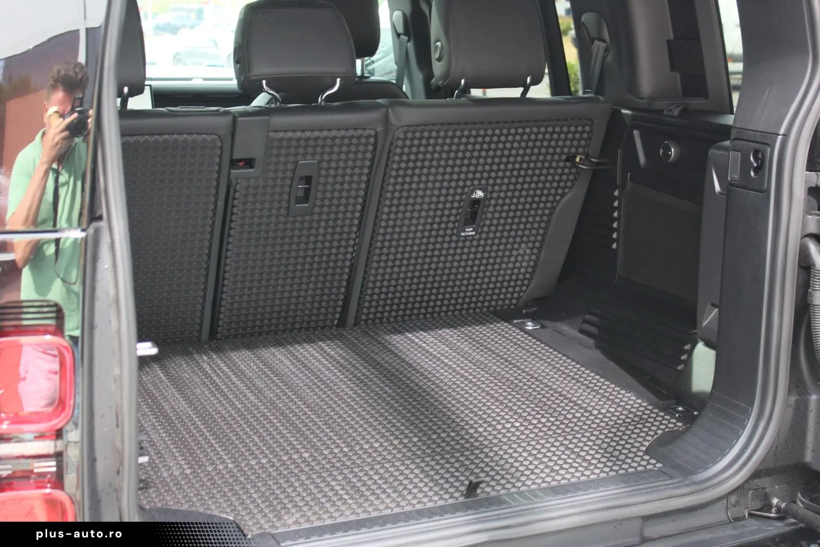 LAND ROVER Defender 110 X-Dynamic HSE Luft Pano AHK ACC