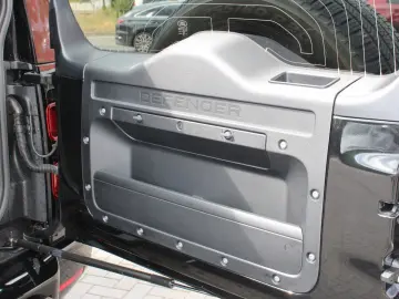 LAND ROVER Defender 110 X-Dynamic HSE Luft Pano AHK ACC