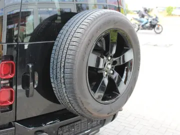 LAND ROVER Defender 110 X-Dynamic HSE Luft Pano AHK ACC
