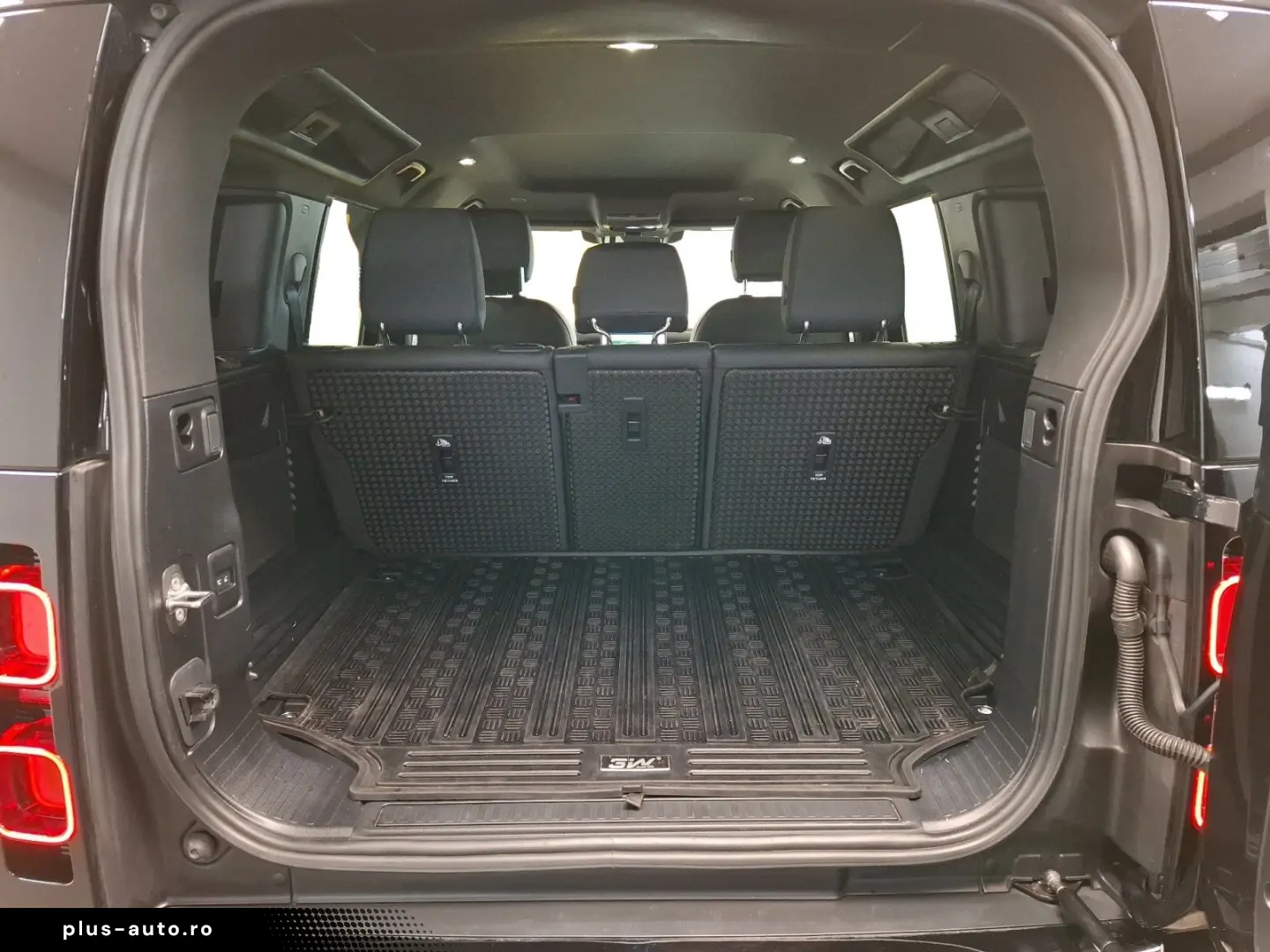 LAND ROVER Defender 110 3.0 D300 X-Dynamic SE Matrix 360 AH