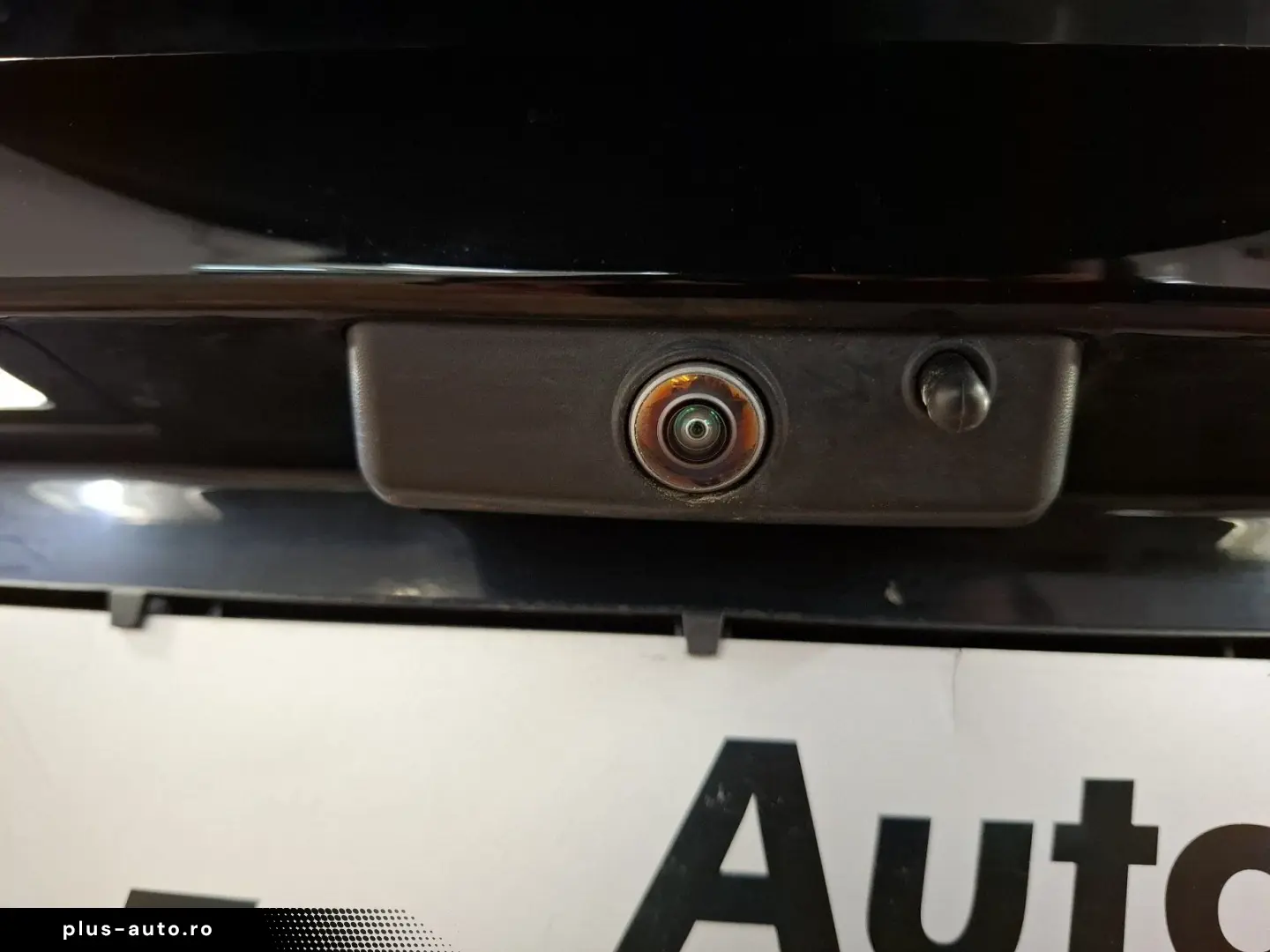 LAND ROVER Defender 110 3.0 D300 X-Dynamic SE Matrix 360 AH
