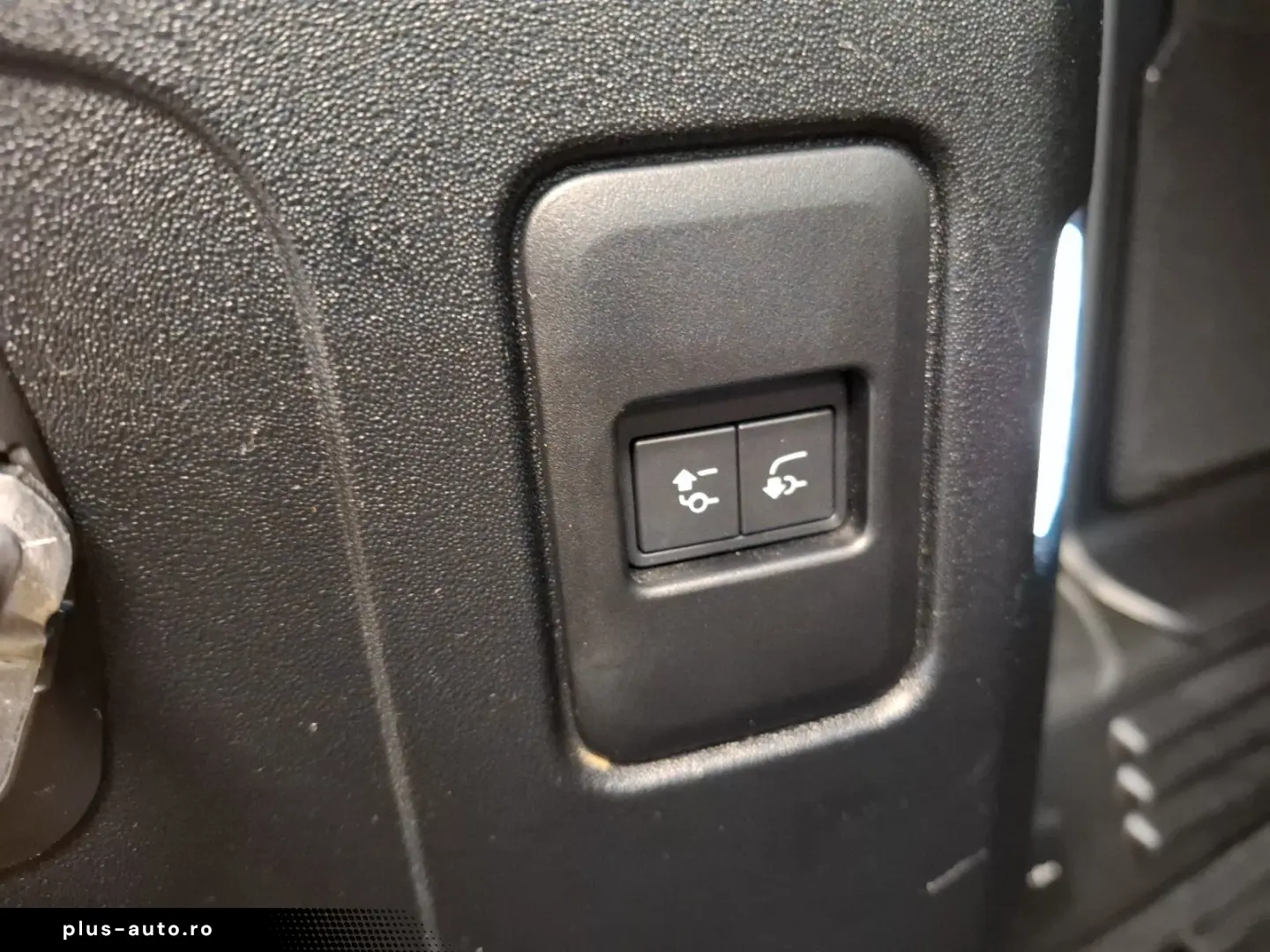 LAND ROVER Defender 110 3.0 D300 X-Dynamic SE Matrix 360 AH