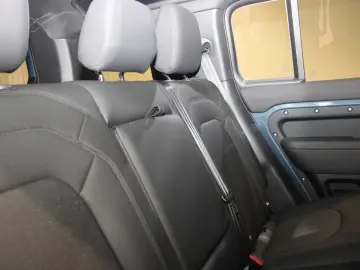 LAND ROVER Defender 110 D300 X-Dynamic SE AHK Pano HUD