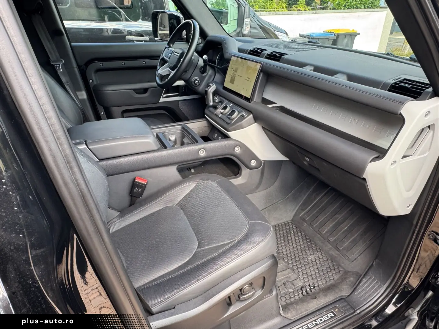 LAND ROVER Defender 3.0 DMHEV X 110 Pano-HUD-Black-22 STHZG