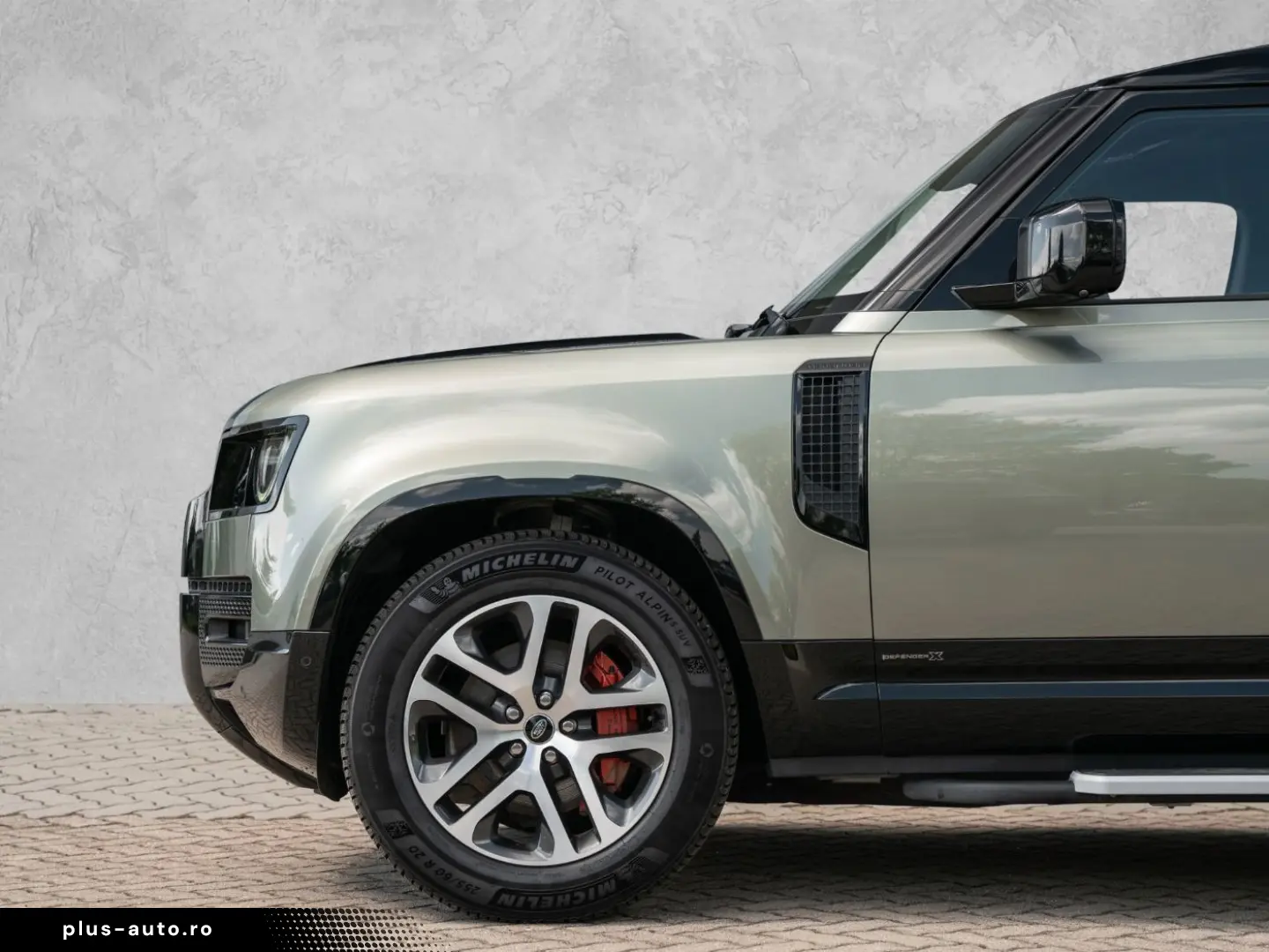 LAND ROVER Defender 110 D300 3.0 X 2xKlima 360 ACC AHK AUT