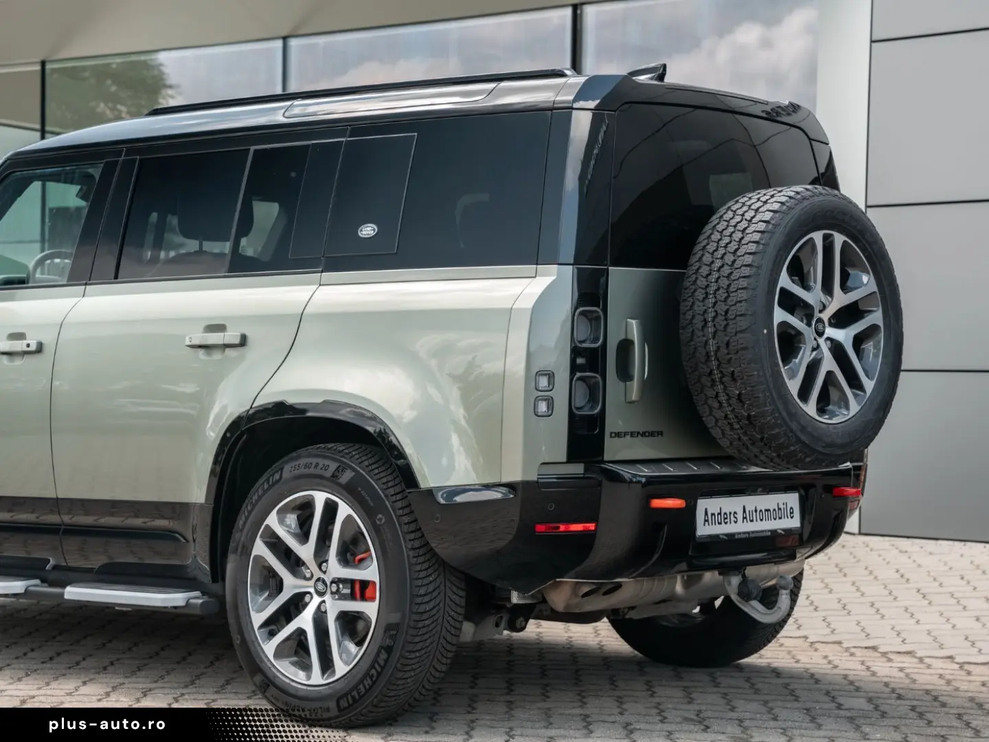 LAND ROVER Defender 110 D300 3.0 X 2xKlima 360 ACC AHK AUT