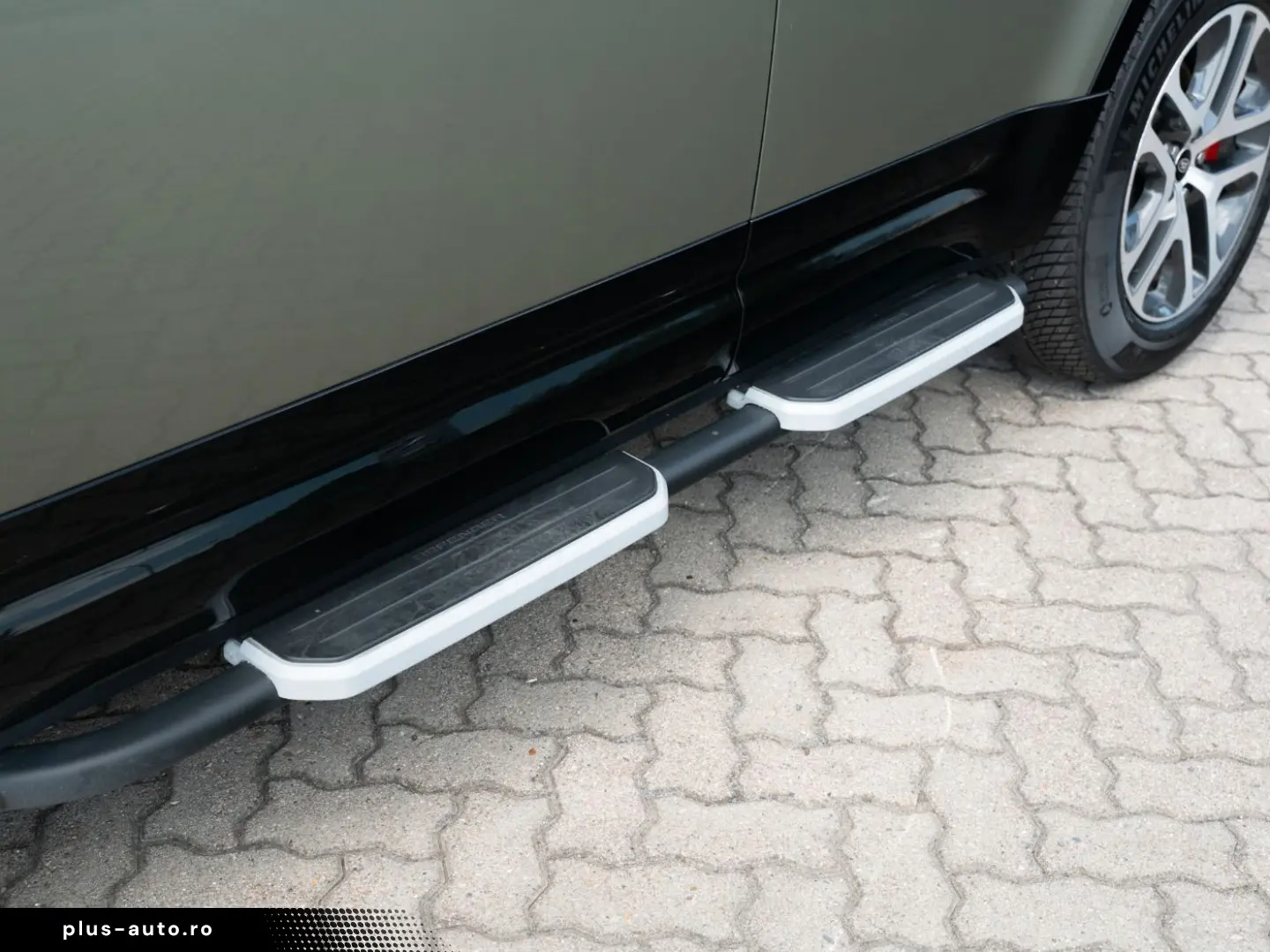 LAND ROVER Defender 110 D300 3.0 X 2xKlima 360 ACC AHK AUT