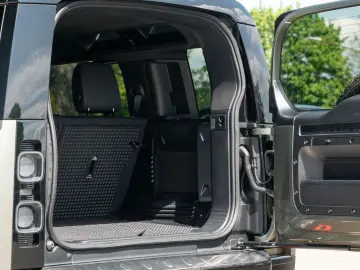 LAND ROVER Defender 110 D300 3.0 X 2xKlima 360 ACC AHK AUT