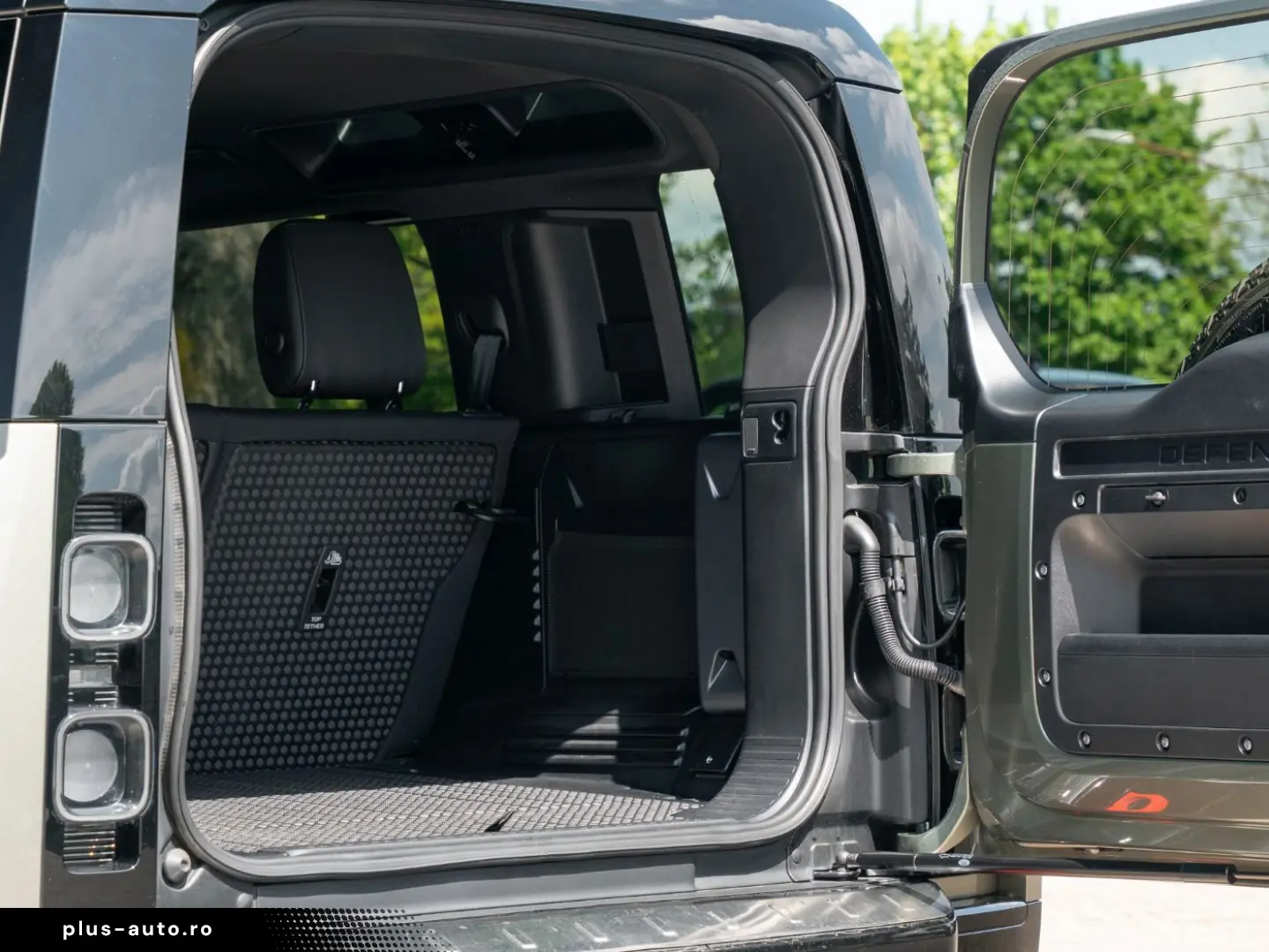 LAND ROVER Defender 110 D300 3.0 X 2xKlima 360 ACC AHK AUT