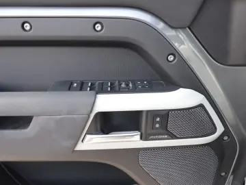 LAND ROVER Defender 110 D300 X-Dynamic SE FALTDACH HUD 22